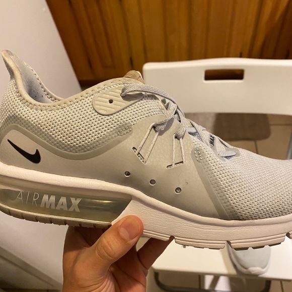 Nike Air Max - Picture 2 of 4